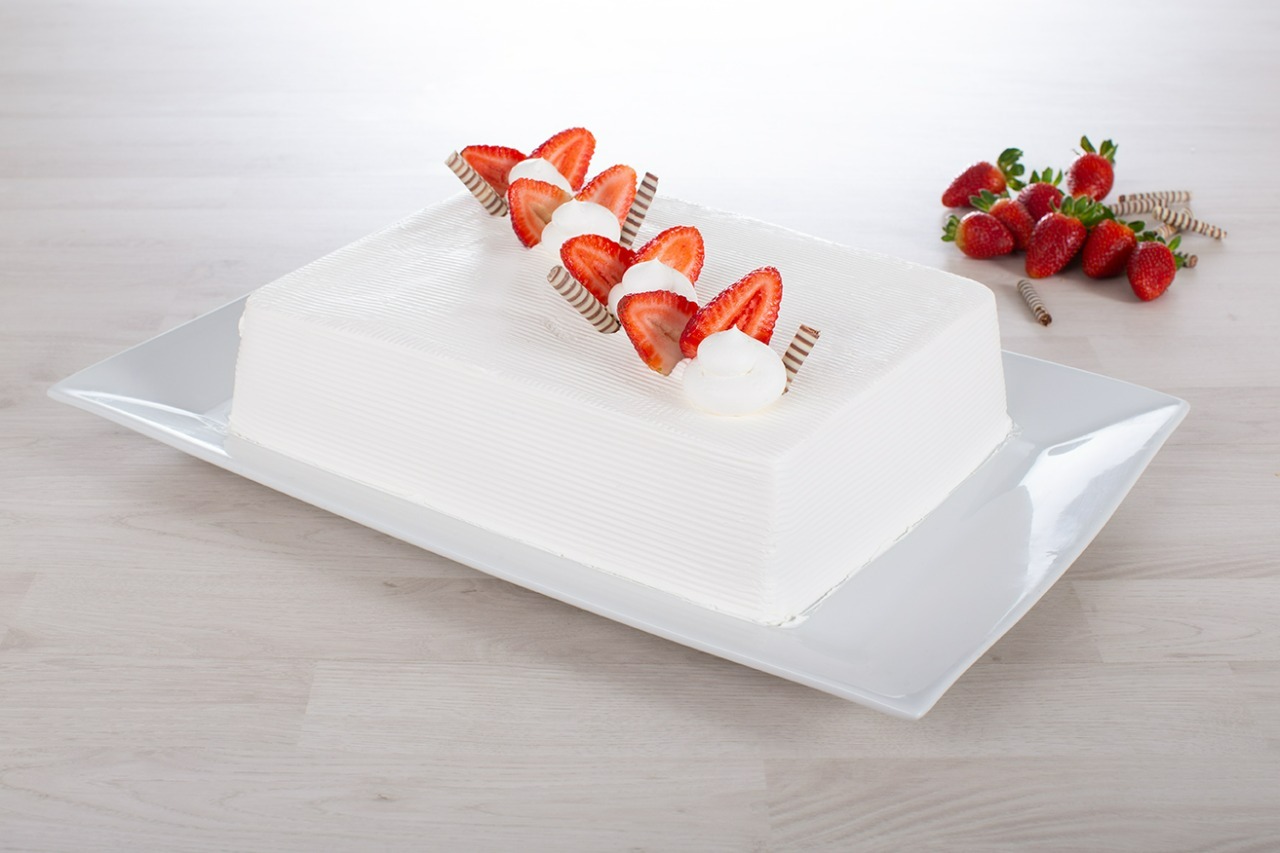 26 - Pastel Fresas c/Crema Mediano